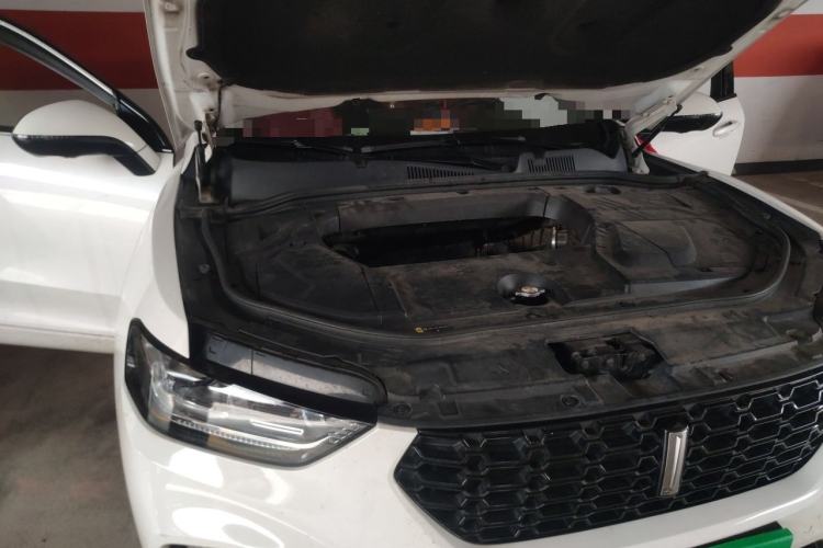 Used Wey VV5 2017 2.0T Ultra-Luxury Version Engine Bay Right