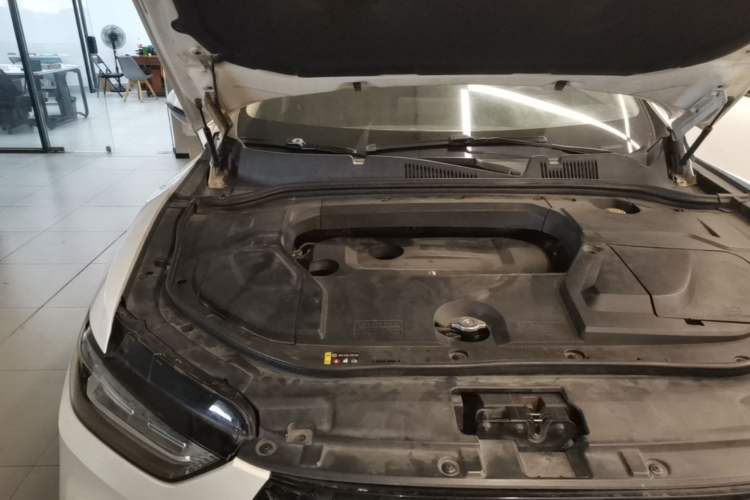 Used Wey VV5 2017 2.0T Ultra-Luxury Version Engine Bay Right