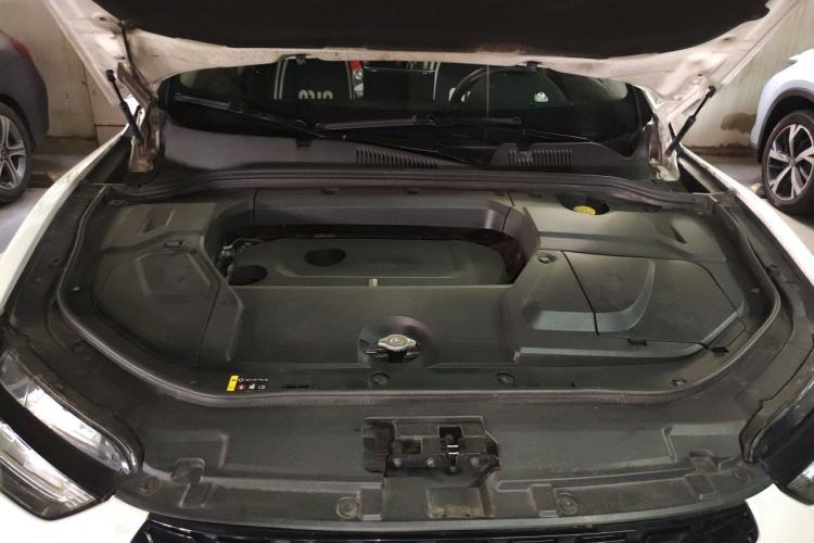 Used Wey VV5 2017 2.0T Ultra-Luxury Version Engine Bay