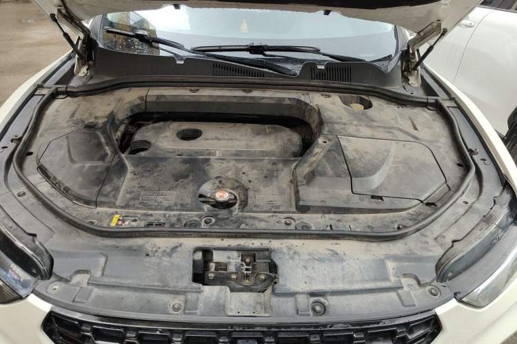 Used Wey VV5 2017 2.0T Flagship Edition Engine Bay