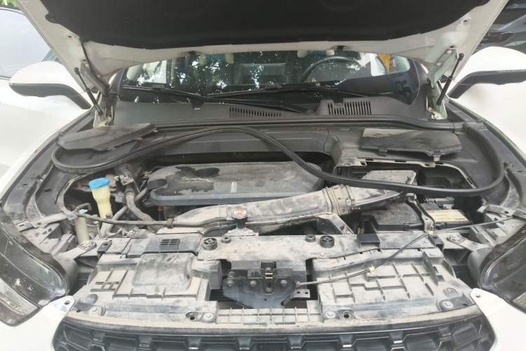 Used Wey VV5 2017 2.0T Flagship Edition Engine Bay