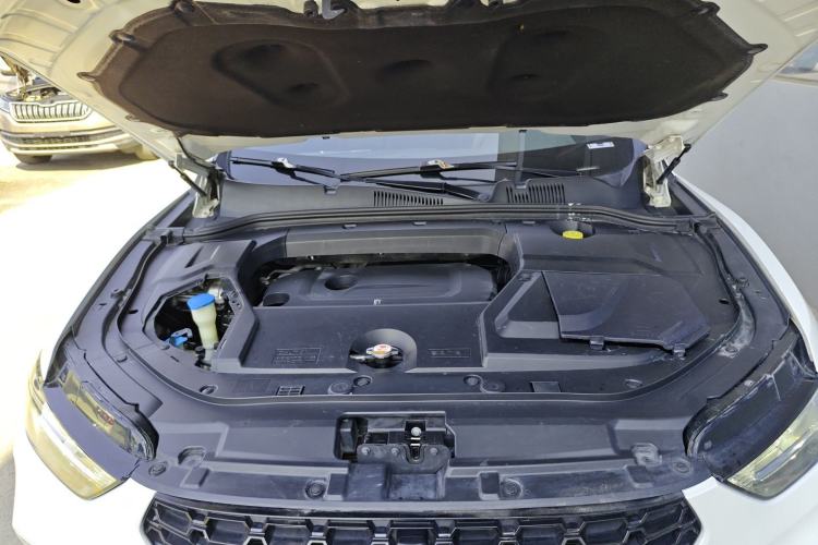 Used Wey VV5 2017 2.0T Ultra-Luxury Version Engine Bay