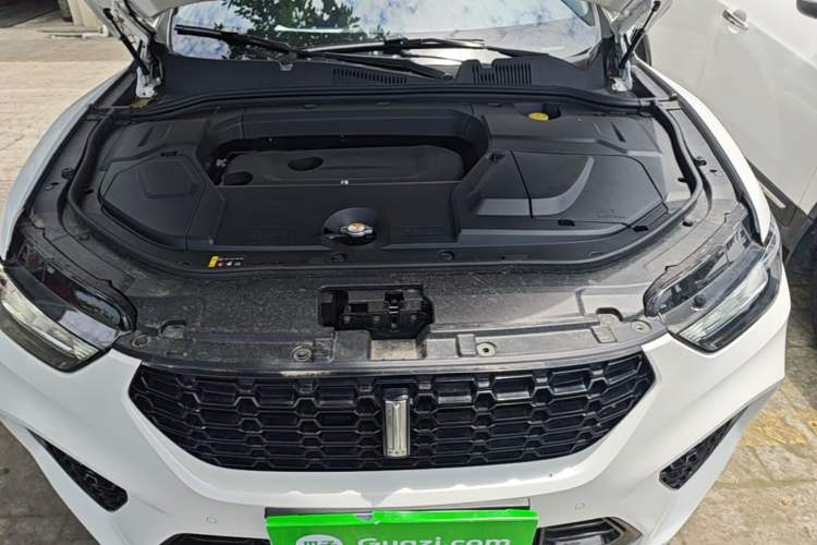 Used Wey VV5 2017 2.0T Flagship Edition Engine Bay