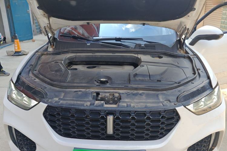 Used Wey VV5 2017 2.0T Ultra-Luxury Version Engine Bay