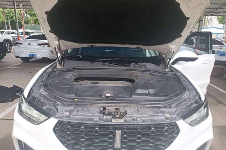 Used Wey VV5 2017 2.0T Flagship Edition Engine Bay