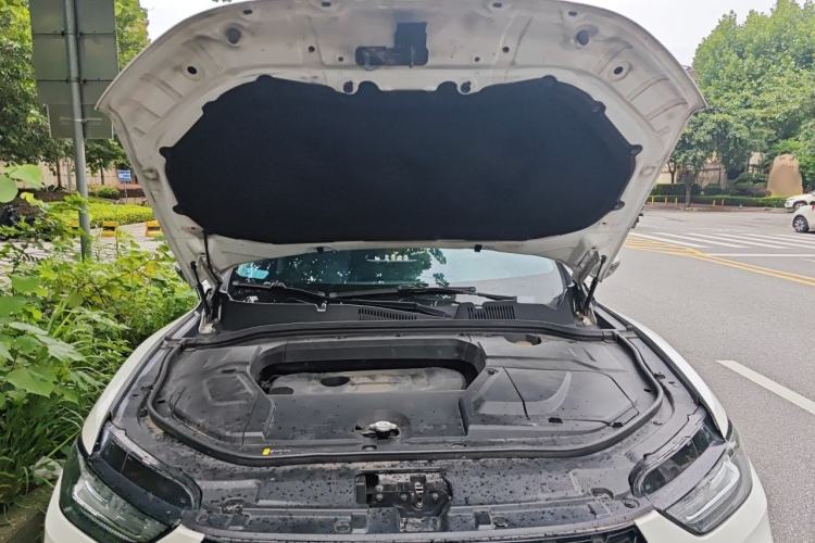 Used Wey VV5 2017 2.0T Flagship Edition Engine Bay
