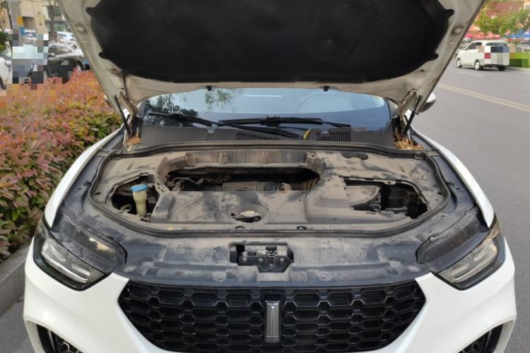 Used Wey VV5 2017 2.0T Flagship Edition Engine Bay