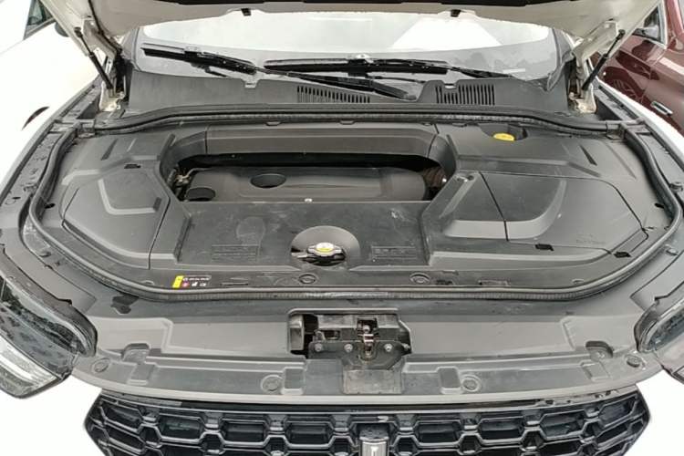 Used Wey VV5 2017 2.0T Ultra-Luxury Version Engine Bay