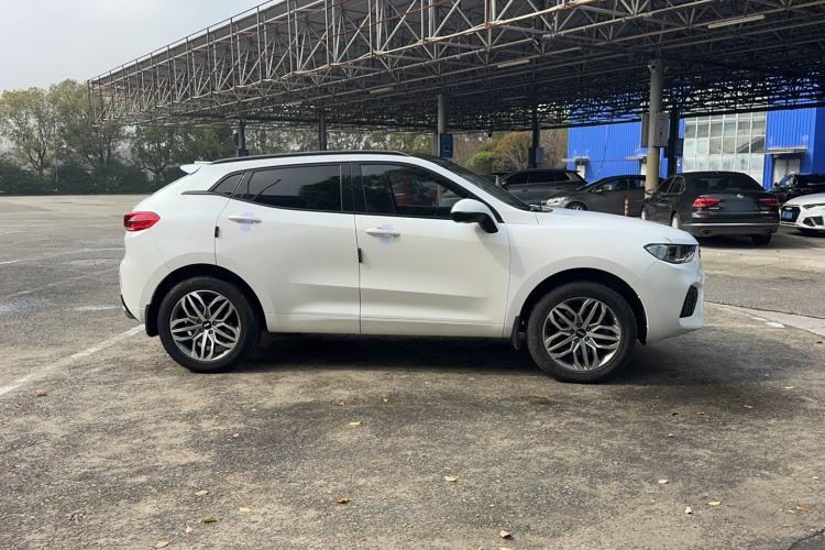 Used Wey VV5 2017 2.0T Ultra-Luxury Version Exterior 2