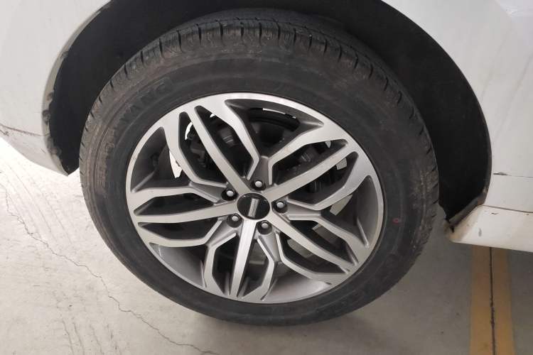 Used Wey VV5 2017 2.0T Ultra-Luxury Version Exterior 2