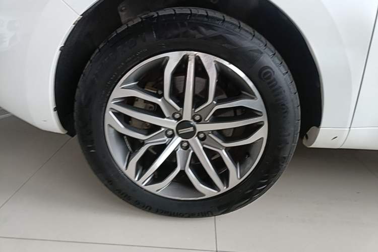 Used Wey VV5 2017 2.0T Ultra-Luxury Version Exterior 4