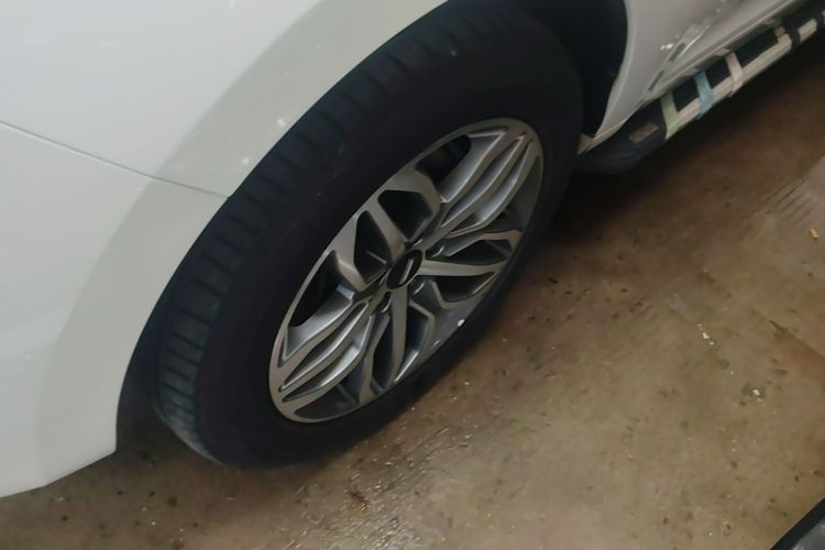 Used Wey VV5 2017 2.0T Ultra-Luxury Version Exterior 4