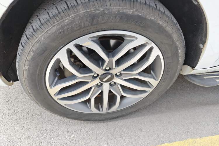 Used Wey VV5 2017 2.0T Ultra-Luxury Version Exterior 4