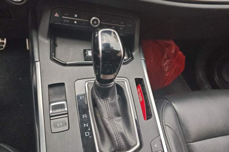 Used Wey VV5 2017 2.0T Ultra-Luxury Version Gear Lever