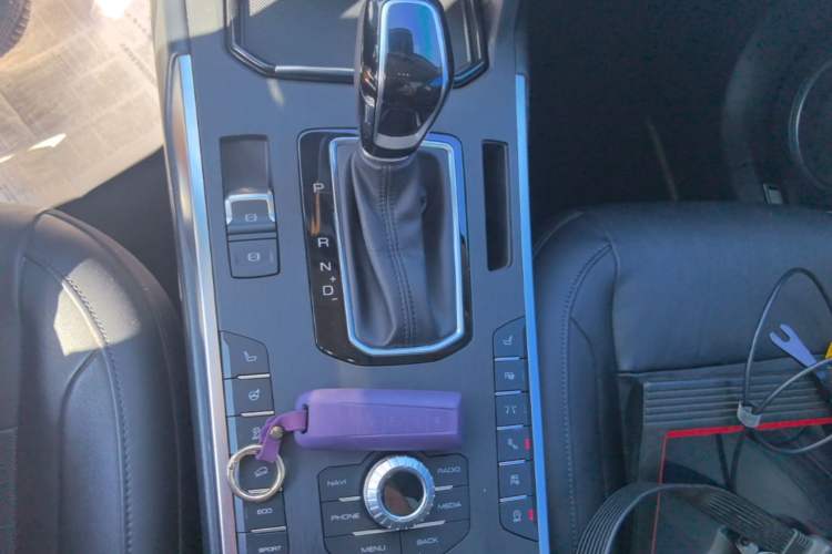 Used Wey VV5 2017 2.0T Flagship Edition Gear Lever