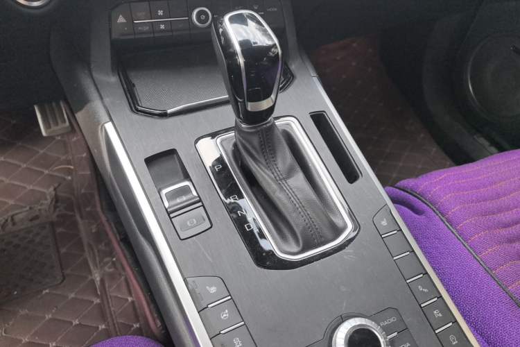 Used Wey VV5 2017 2.0T Ultra-Luxury Version Gear Lever