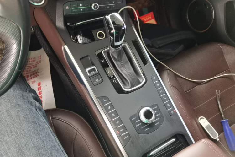 Used Wey VV5 2017 2.0T Flagship Edition Gear Lever