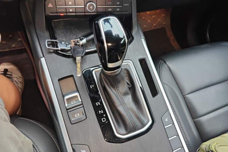 Used Wey VV5 2017 2.0T Ultra-Luxury Version Gear Lever