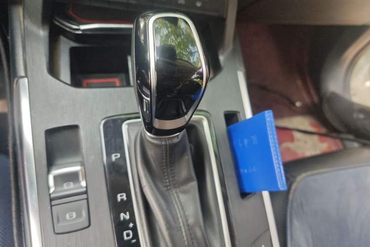 Used Wey VV5 2017 2.0T Flagship Edition Gear Lever