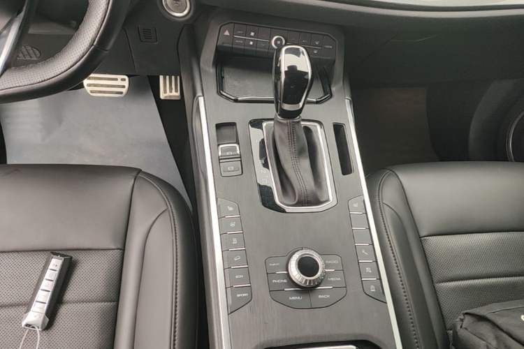 Used Wey VV5 2017 2.0T Ultra-Luxury Version Gear Lever