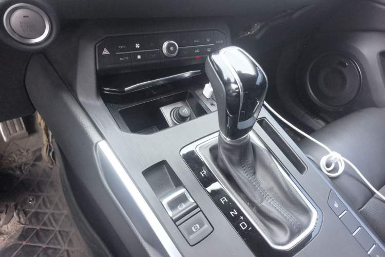 Used Wey VV5 2017 2.0T Ultra-Luxury Version Gear Lever