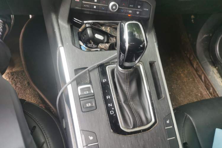 Used Wey VV5 2017 2.0T Ultra-Luxury Version Gear Lever