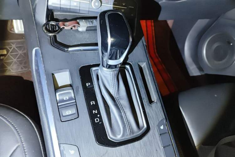 Used Wey VV5 2017 2.0T Ultra-Luxury Version Gear Lever