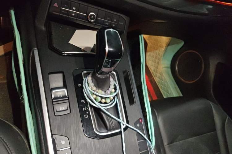 Used Wey VV5 2017 2.0T Ultra-Luxury Version Gear Lever