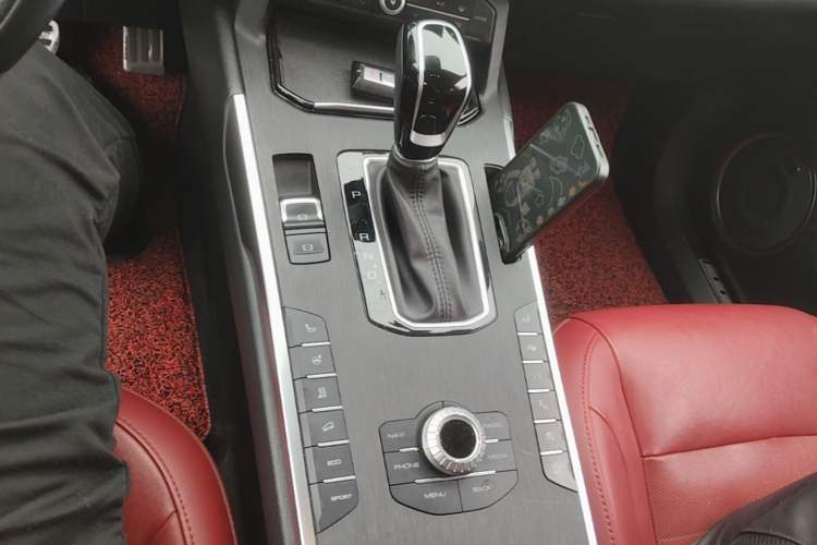 Used Wey VV5 2017 2.0T Flagship Edition Gear Lever