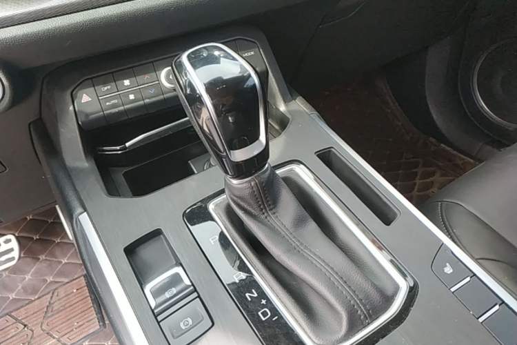 Used Wey VV5 2017 2.0T Ultra-Luxury Version Gear Lever