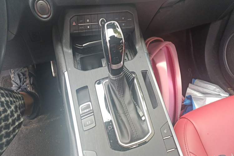 Used Wey VV5 2017 2.0T Ultra-Luxury Version Gear Lever