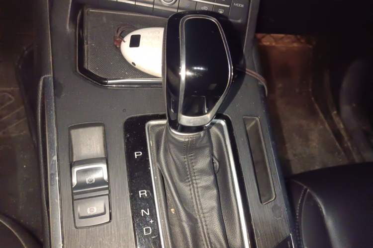 Used Wey VV5 2017 2.0T Ultra-Luxury Version Gear Lever