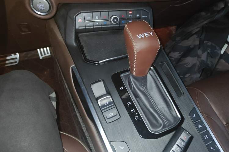 Used Wey VV5 2017 2.0T Flagship Edition Gear Lever