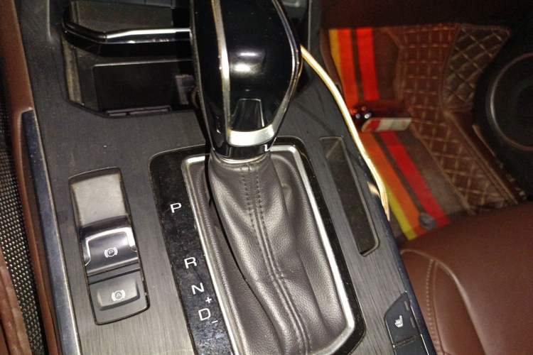 Used Wey VV5 2017 2.0T Ultra-Luxury Version Gear Lever