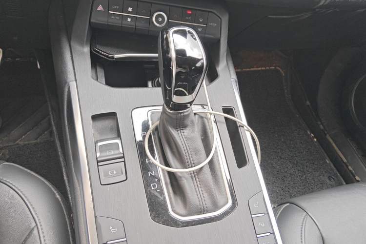 Used Wey VV5 2017 2.0T Flagship Edition Gear Lever