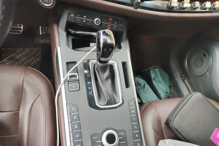 Used Wey VV5 2017 2.0T Flagship Edition Gear Lever