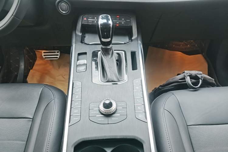 Used Wey VV5 2017 2.0T Flagship Edition Gear Lever