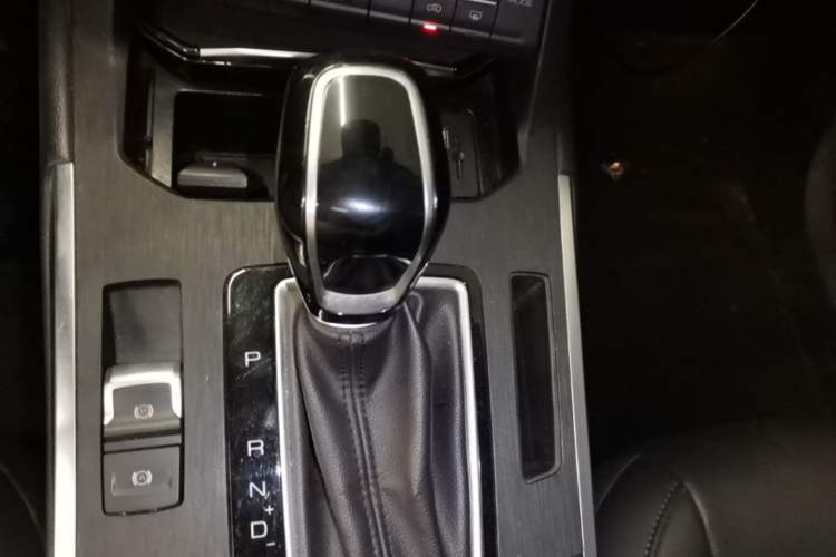 Used Wey VV5 2017 2.0T Ultra-Luxury Version Gear Lever
