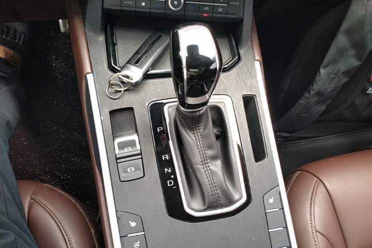 Used Wey VV5 2017 2.0T Ultra-Luxury Version Gear Lever