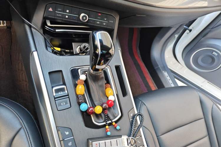 Used Wey VV5 2017 2.0T Ultra-Luxury Version Gear Lever