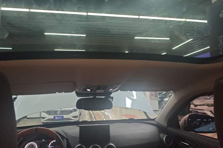 Used Wey VV5 2017 2.0T Flagship Edition Headliner