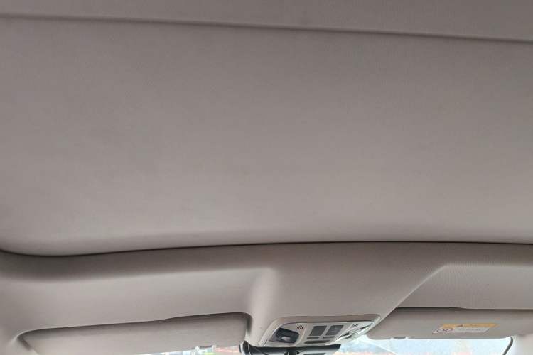 Used Wey VV5 2017 2.0T Ultra-Luxury Version Headliner