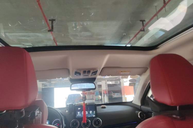 Used Wey VV5 2017 2.0T Ultra-Luxury Version Headliner