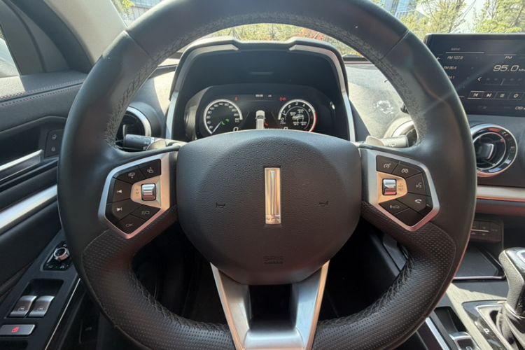 Used Wey VV5 2017 2.0T Flagship Edition Interior 1