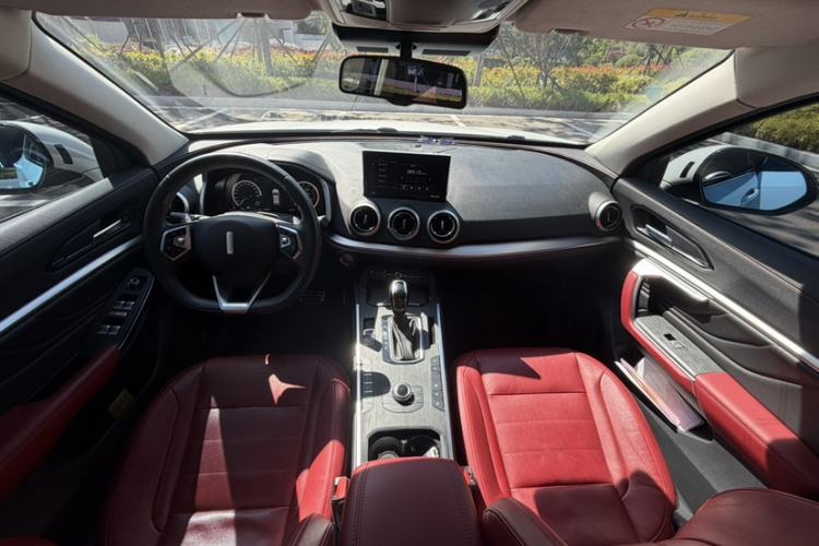 Used Wey VV5 2017 2.0T Flagship Edition Interior 2