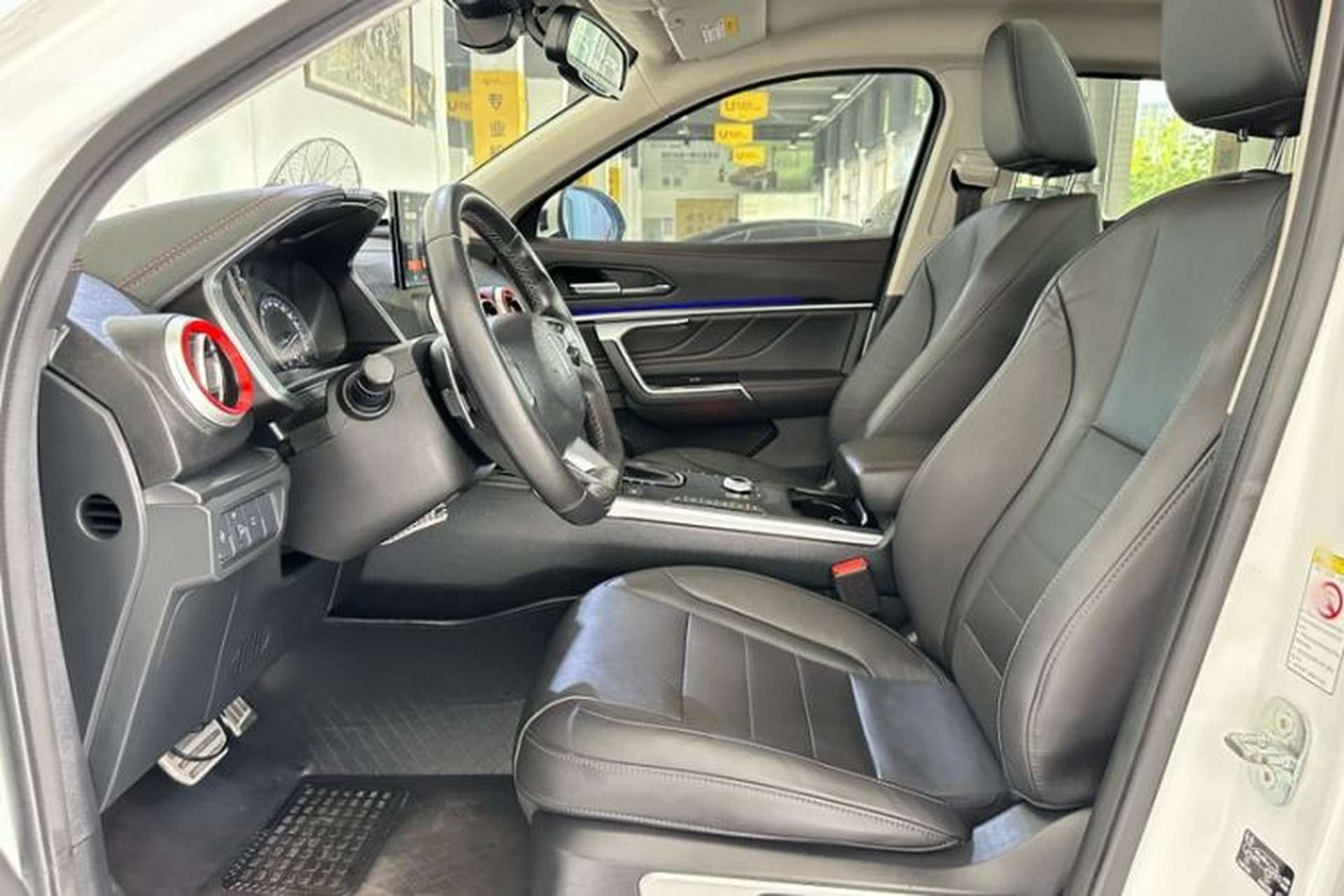 Used Wey VV5 2017 2.0T Ultra-Luxury Version Interior 2