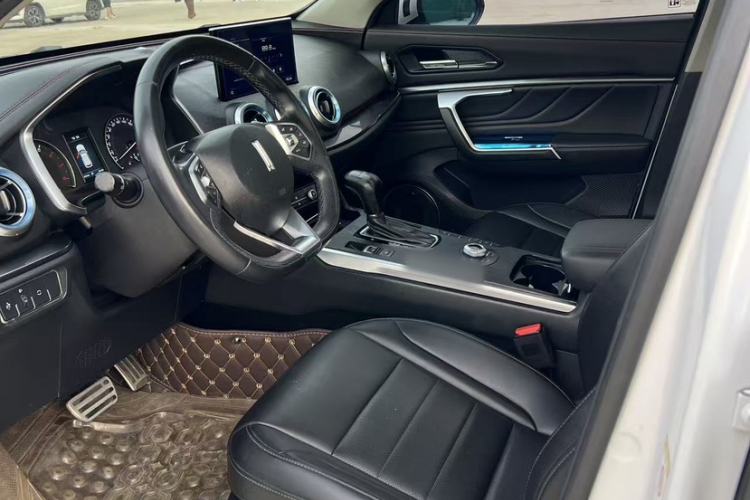 Used Wey VV5 2017 2.0T Ultra-Luxury Version Interior 2