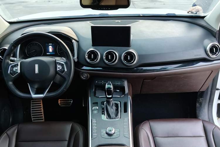 Used Wey VV5 2017 2.0T Ultra-Luxury Version Interior 3