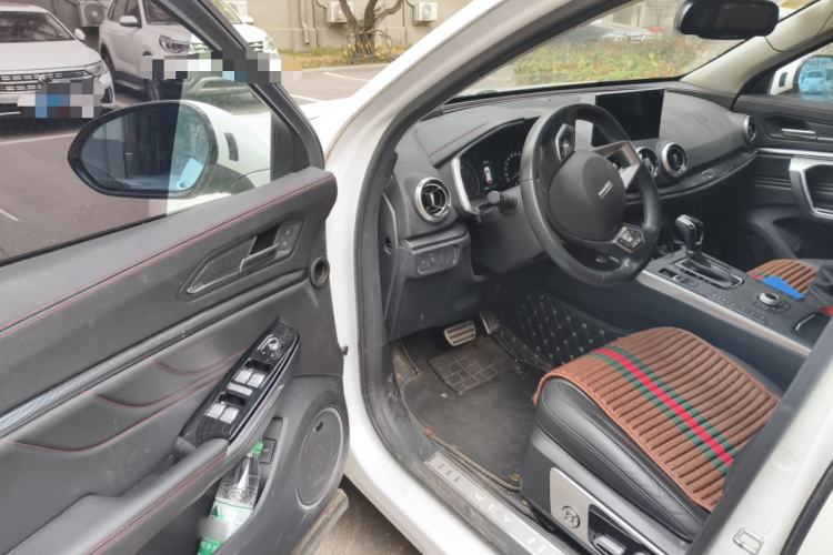 Used Wey VV5 2017 2.0T Ultra-Luxury Version Interior 3