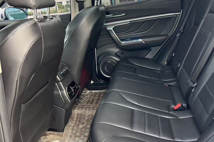 Used Wey VV5 2017 2.0T Ultra-Luxury Version Interior 3